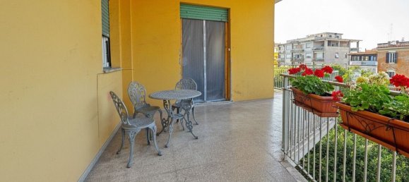 Квартира с 3 спальнями в Рим, Италия № 352545 3