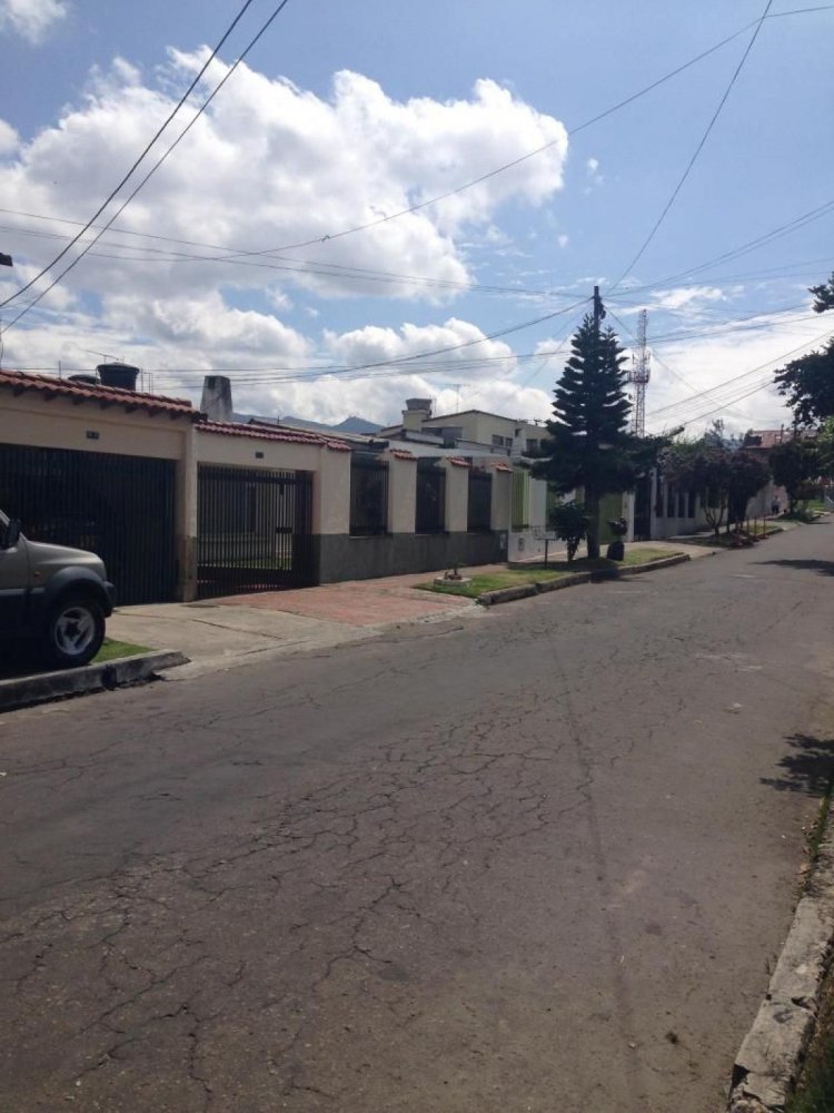 4 bedrooms House in Bogota, Colombia No. 12981