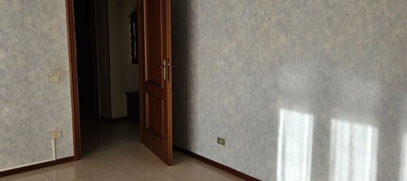 Квартира с 5 комнатами в Вогера, Италия № 238653 3