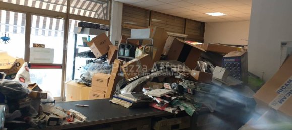 Almacén en Reggio Emilia, Italy 1400 m² No. 313044 3