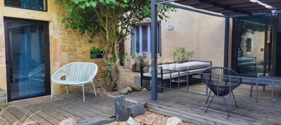 8 bedrooms House in Macon, France No. 290846 2