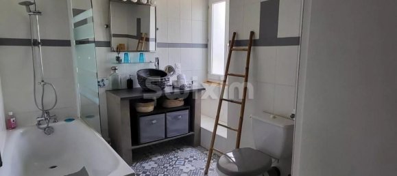 8 bedrooms House in Macon, France No. 290846 14