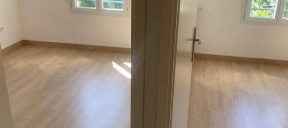 Casa de 3 dormitorios en Rosny-sous-Bois, France No. 332628 4