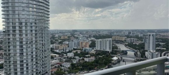 53.88 m² propiedad comercial en venta en Miami, Miami-Dade, Florida, USA № 615253 6