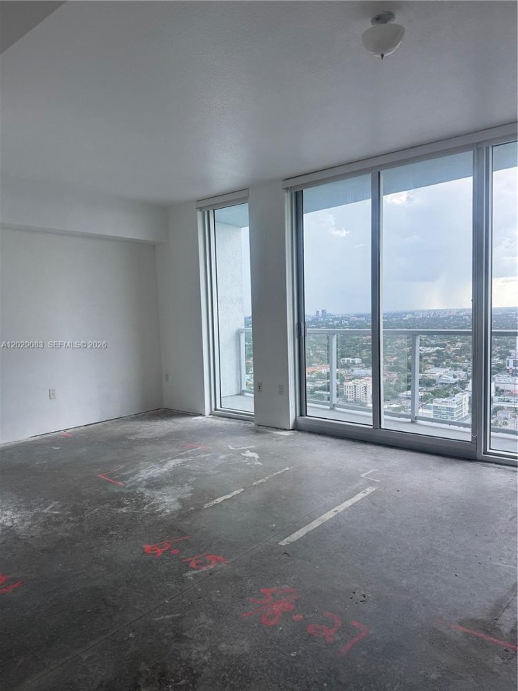 53.88 m² propiedad comercial en venta en Miami, Miami-Dade, Florida, USA № 615253