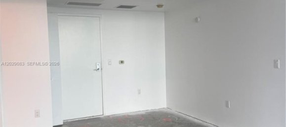 53.88 m² propiedad comercial en venta en Miami, Miami-Dade, Florida, USA № 615253 4