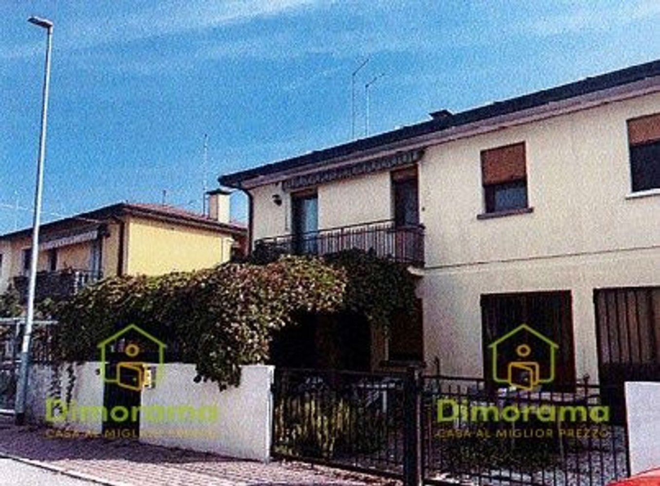 5 rooms Apartment in Piombino Dese, Italy No. 11279