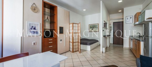 1 bedroom Apartment in Bologna, Italy No. 381506 8