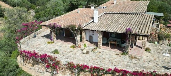 6 bedrooms Villa in Sardinia, Italy No. 246104 5