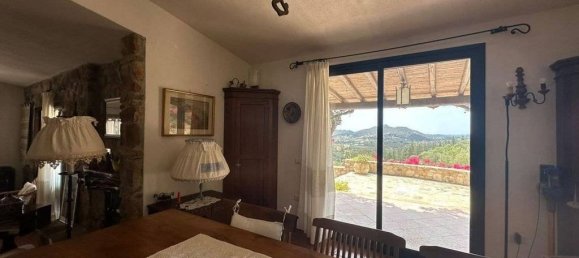 6 bedrooms Villa in Sardinia, Italy No. 246104 19