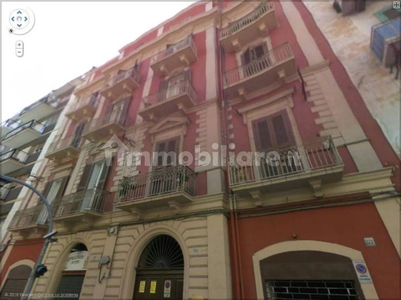 5 bedrooms Apartment in Bari, Italy No. 401576