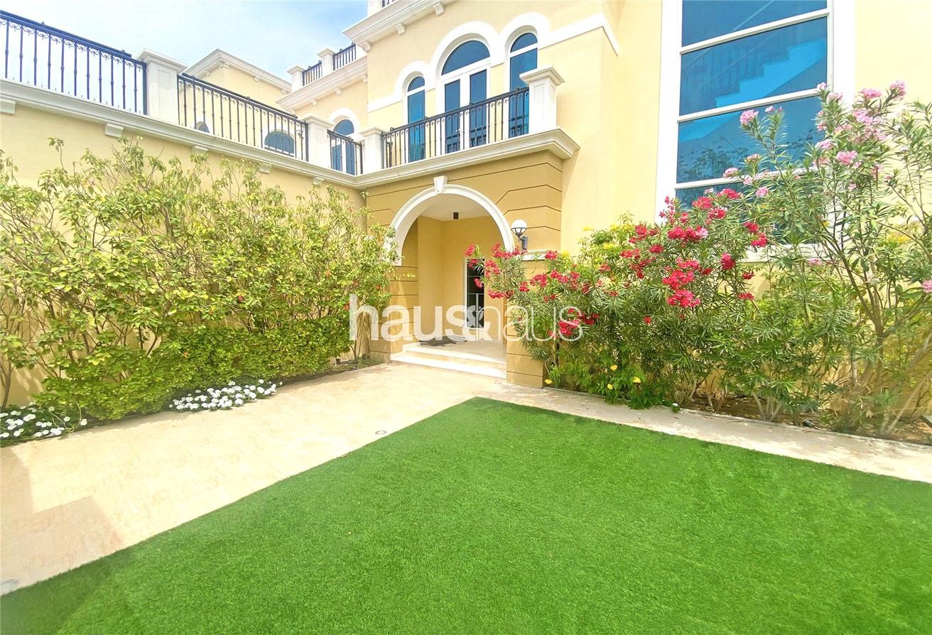 4 bedrooms Villa in Jumeirah Park, UAE No. 99708