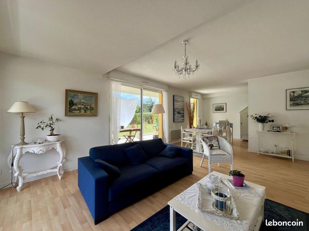 2 bedrooms Apartment in Niort, France No. 304340