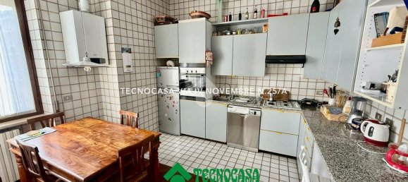 4 bedrooms Apartment in Verona, Italy No. 337388 14