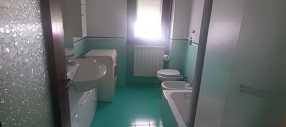 3 rooms Apartment in Settimo Milanese, Italy No. 182708 3