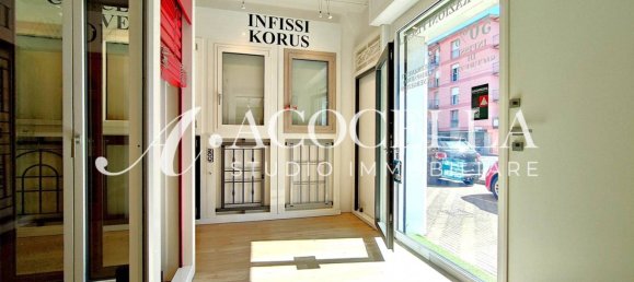 Propiedad comercial de 2 habitaciónes en Bologna, Italy No. 270013 9