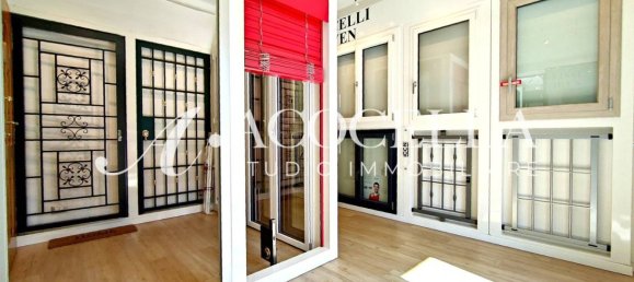 Propiedad comercial de 2 habitaciónes en Bologna, Italy No. 270013 10