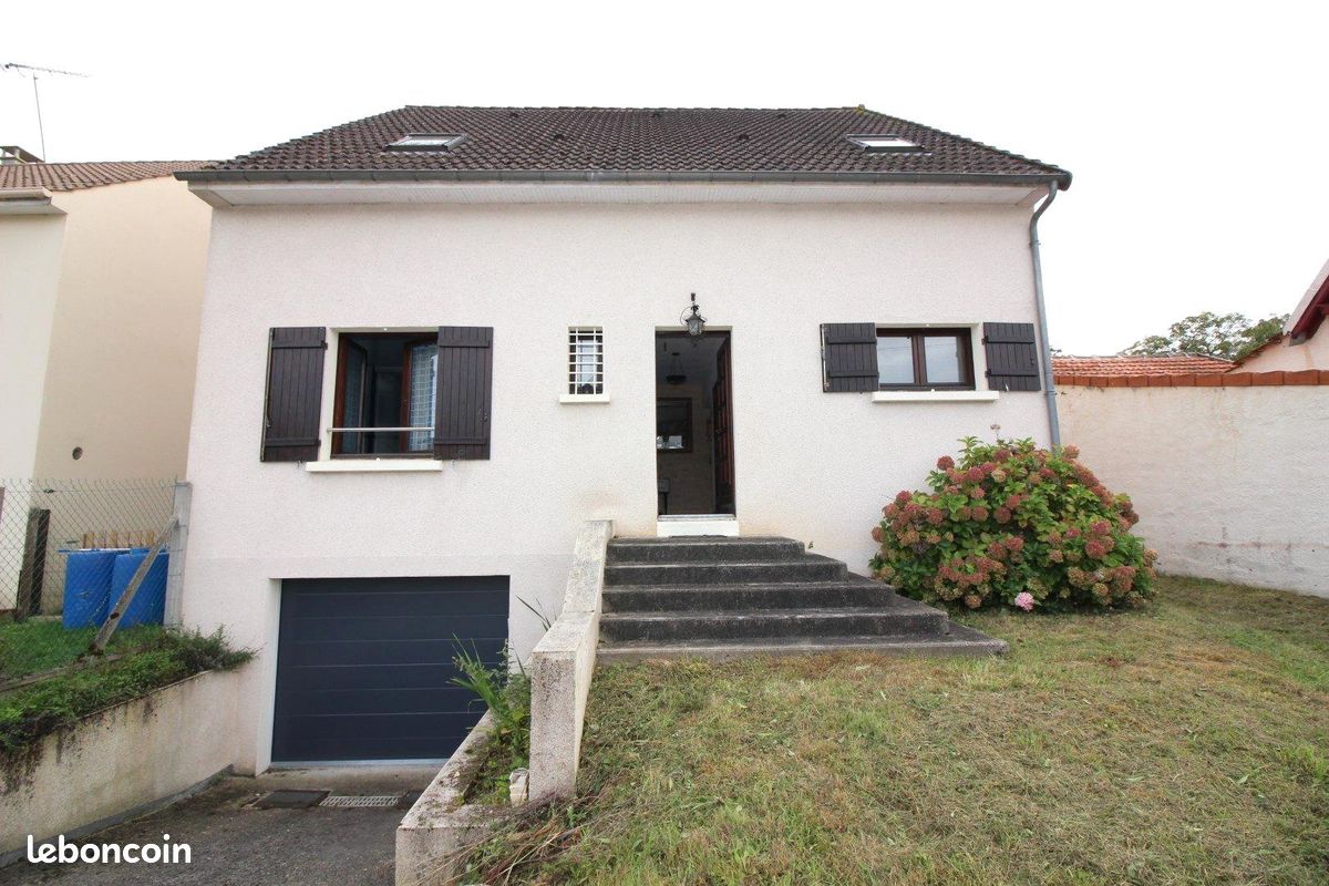 4 bedrooms House in Saint-Mammes, France No. 180375