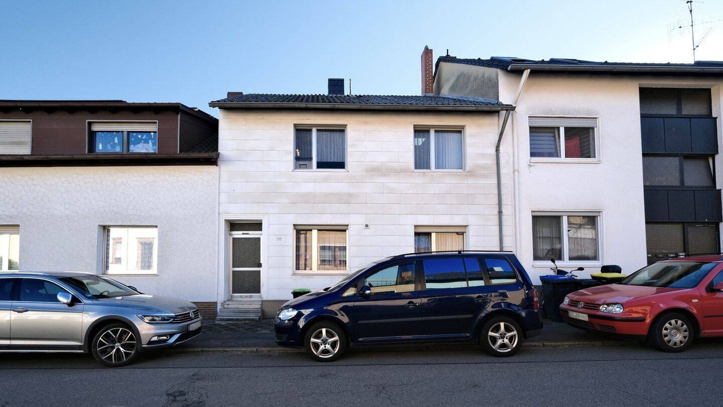 Moradia em banda de 6 divisões em Saarbrucken, Germany N.º 326679