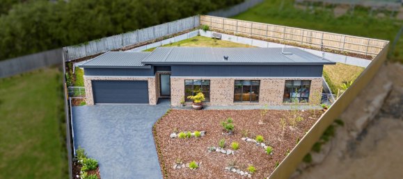 3 bedrooms House in Korumburra, Australia No. 1016 2