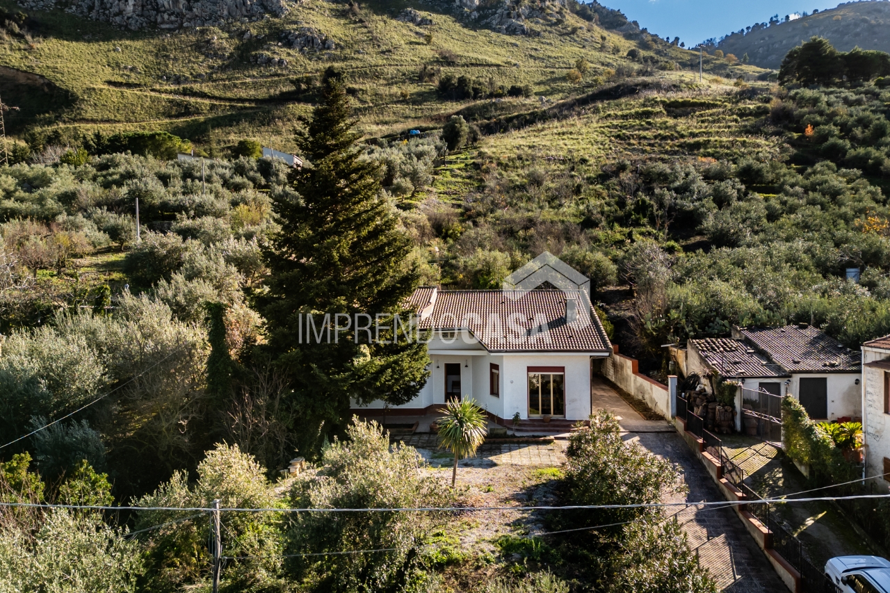 6 rooms Villa in Altofonte, Italy No. 233852