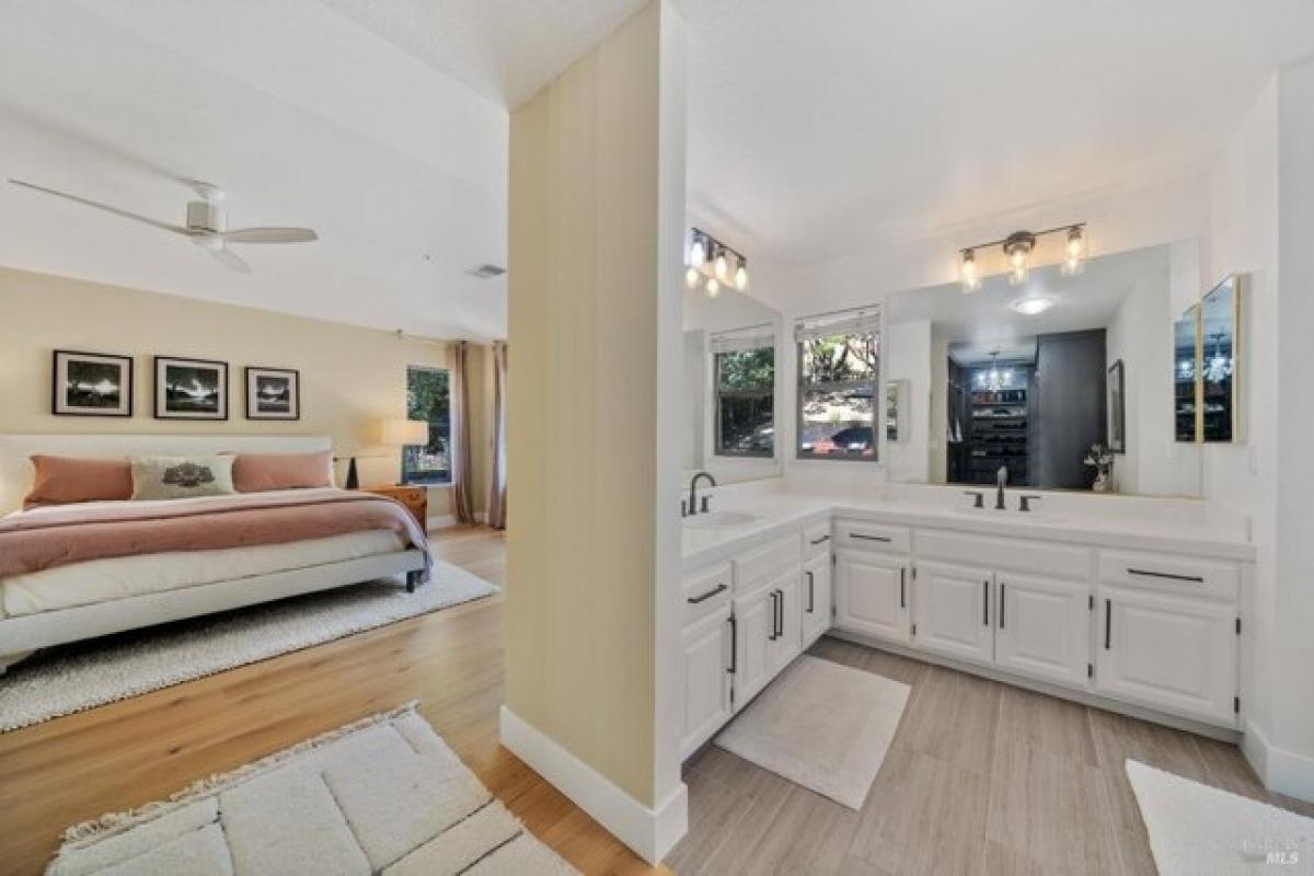 4 bedrooms House in Novato, USA No. 401094