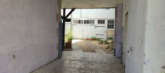 210m² Building in Ouzouer-sur-Trezee, France No. 219635 2