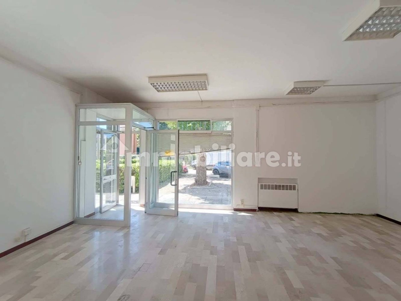1 room Commercial property in Fano, Italy No. 273552