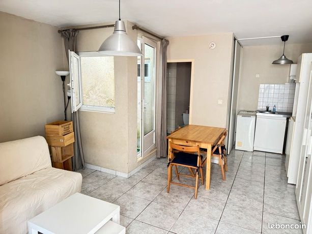 Studio in Toulouse, France No. 289056