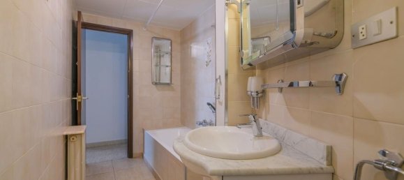 4 bedrooms Apartment in Barcelona, Spain No. 182287 36