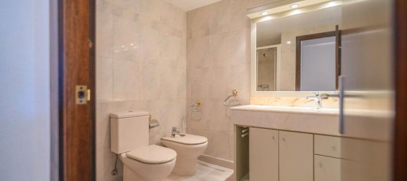 4 bedrooms Apartment in Barcelona, Spain No. 182287 12