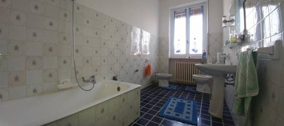 6 rooms House in Sale, Italy No. 56159 9