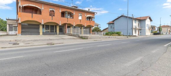 1 room Commercial property in Ivrea, Italy No. 347929 11