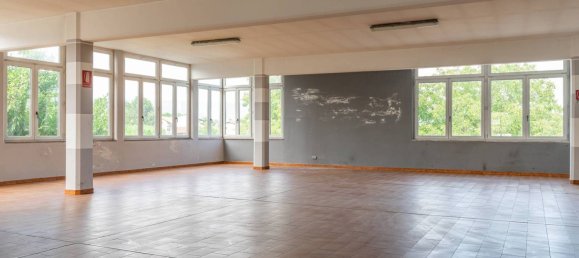 1 room Commercial property in Ivrea, Italy No. 347929 6