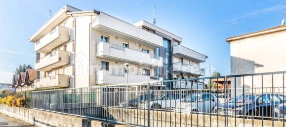 Квартира с 2 спальнями в Джуссано, Италия № 379981 17