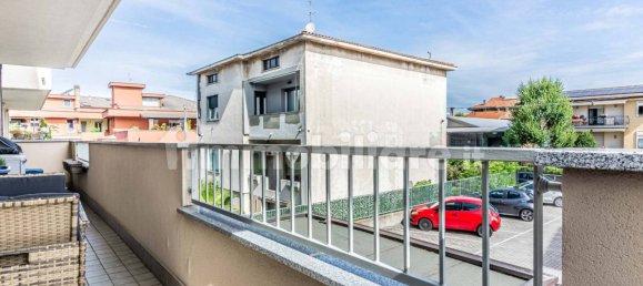 Квартира с 2 спальнями в Джуссано, Италия № 379981 14