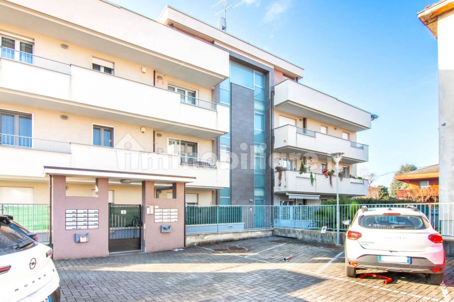 Квартира с 2 спальнями в Джуссано, Италия № 379981