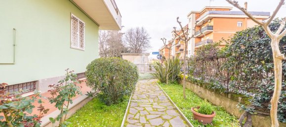 Квартира с 2 спальнями в Альбано Лациале, Италия № 126921 39