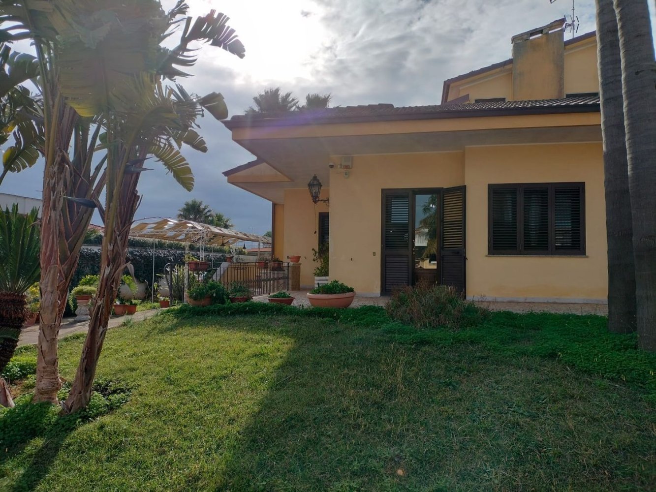 Villa de 8 habitaciónes en Carmiano, Italy No. 152904