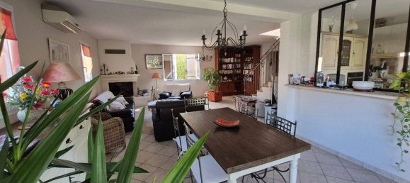 3 bedrooms Villa in Gardanne, France No. 333980 5