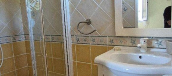 3 bedrooms Villa in Gardanne, France No. 333980 8