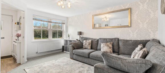 3 bedrooms House in Horley, United Kingdom No. 991 3