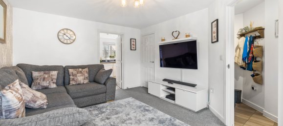 3 bedrooms House in Horley, United Kingdom No. 991 2