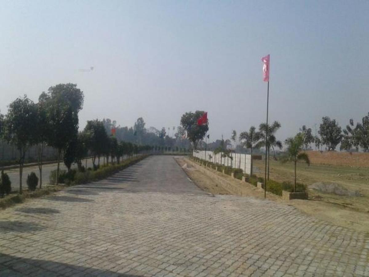  Land in Lucknow, India No. 30002