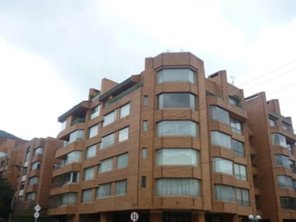 3 bedrooms House in Bogota, Colombia No. 13546