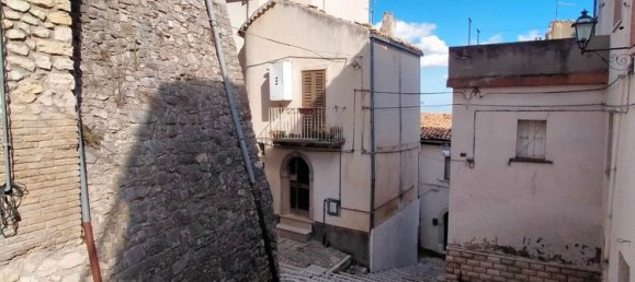 3 bedrooms House in Castelmauro, Italy No. 339256 2