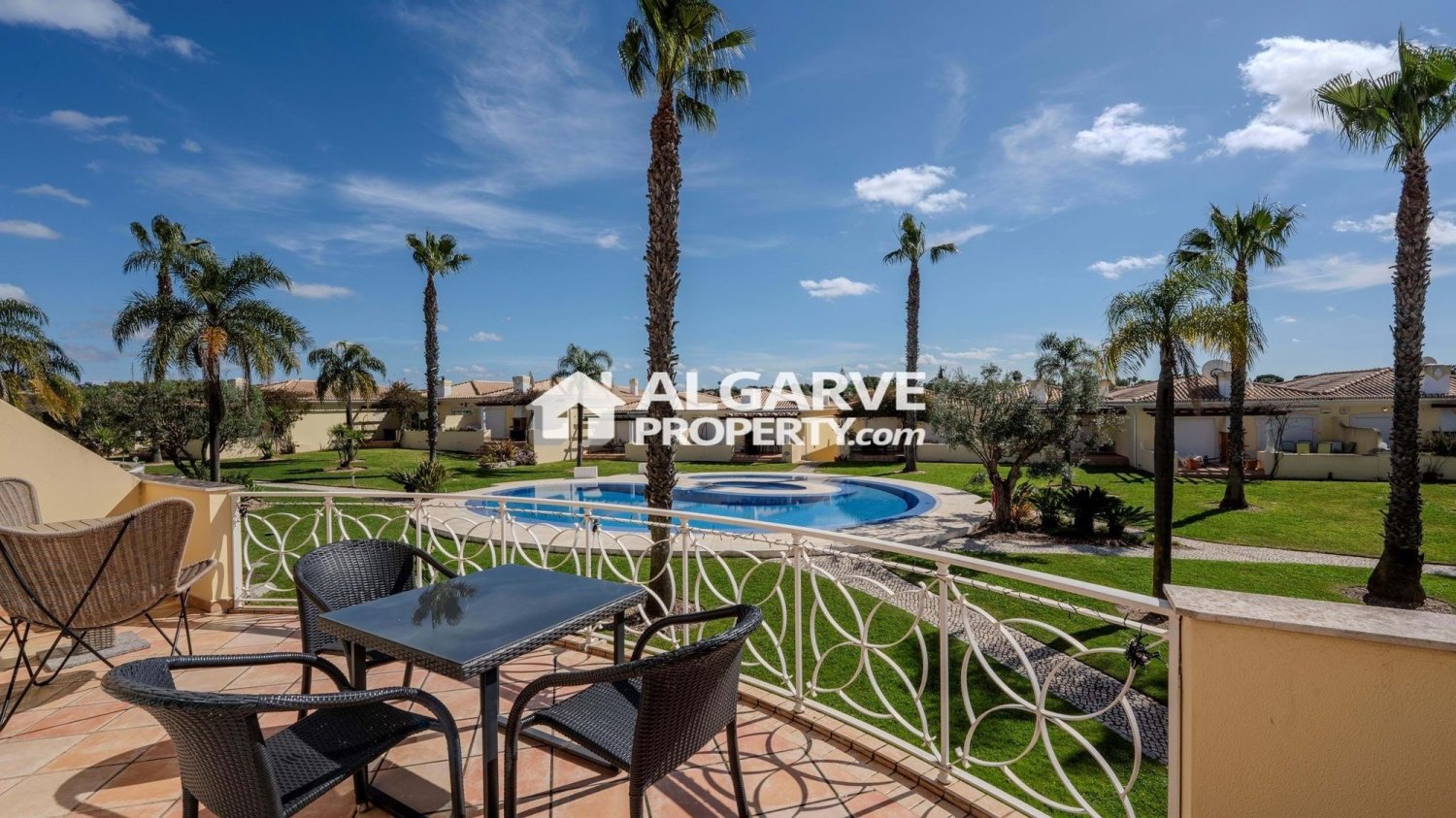 4 bedrooms Apartment in Quarteira, Portugal No. 352637