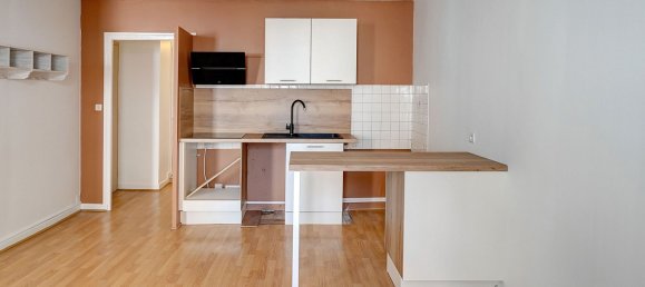 Apartamento de 3 habitaciónes en Bourgoin-Jallieu, France No. 337628 2