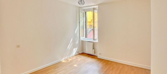 Apartamento de 3 habitaciónes en Bourgoin-Jallieu, France No. 337628 4