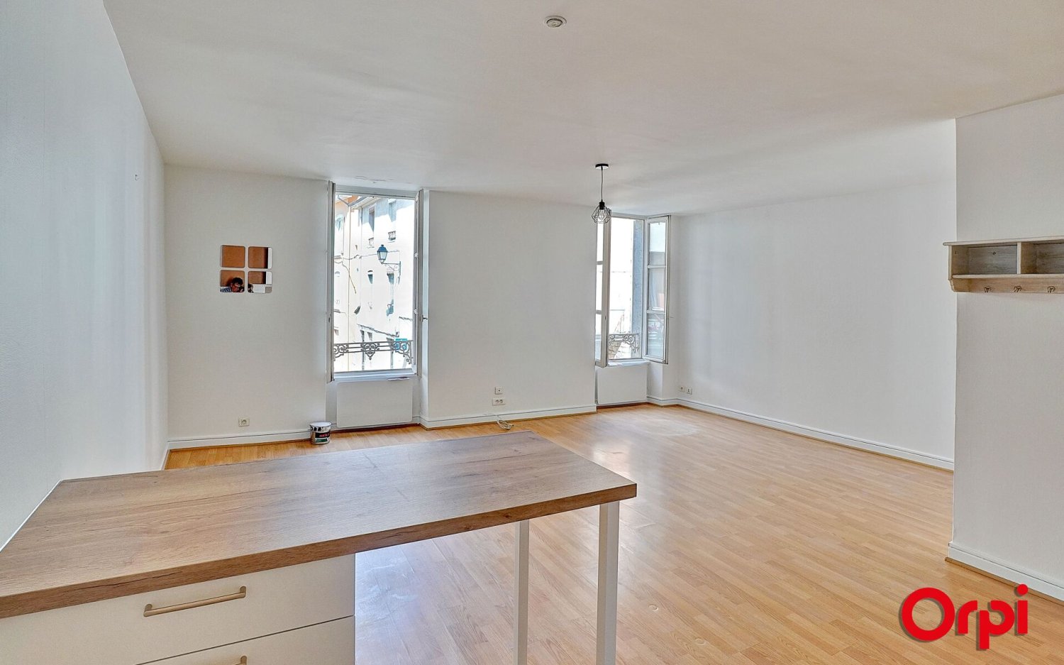 Apartamento de 3 habitaciónes en Bourgoin-Jallieu, France No. 337628